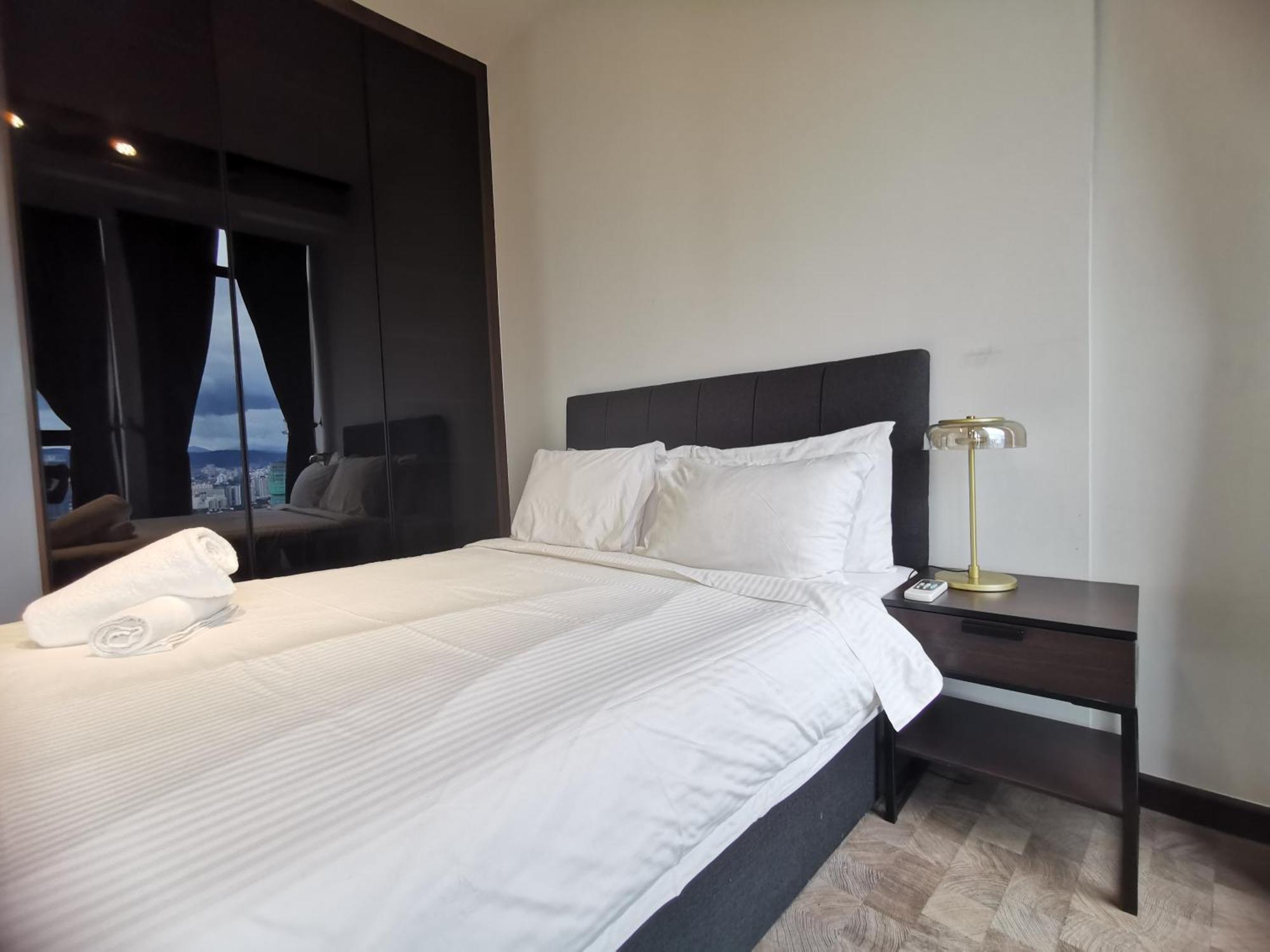 Expressionz Professional Suites By Aurora Summer Suites Kuala Lumpur Szoba fotó